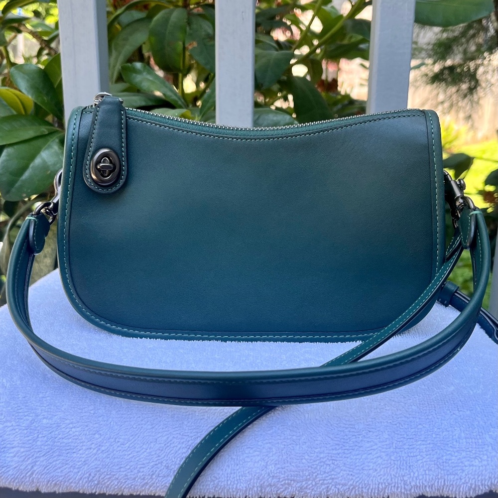 Coach Swinger Bag in Forest Green